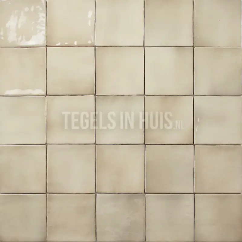 Equipe wandtegel Manacor 10×10 argile beige glans – handvorm – zellige look – 26913 Tijdelijk Beschikbaar