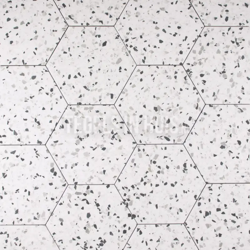 Vloertegel – Wandtegel Tempo hexagon terrazzo wit zwart 20×24 R9 Direct Beschikbaar