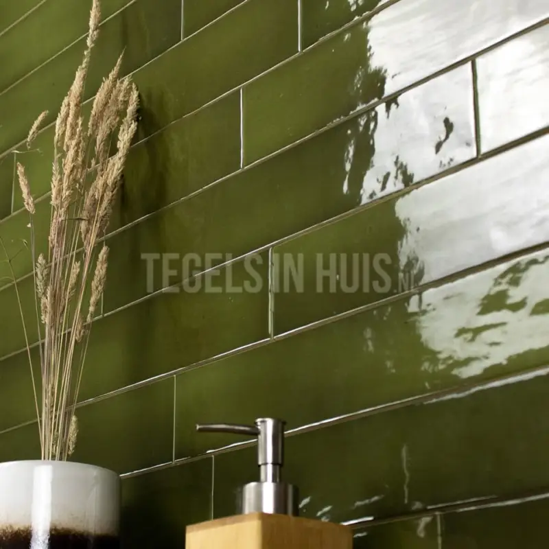 Equipe wandtegel Manacor 6,5×40 basil groen glans – handvorm – zellige look – 26928 Direct Beschikbaar