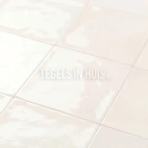 Merkproduct Handvorm wandtegel 13×13 beige soft glans