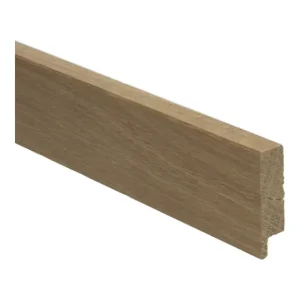 Betrouwbaar Rechte Plint 54x15mm Eiken Gelakt