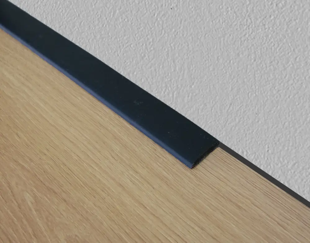 Plakplint zwart - Kunststof - zwart 25 x 3 mm + vliestape 12mm Beste Prijs
