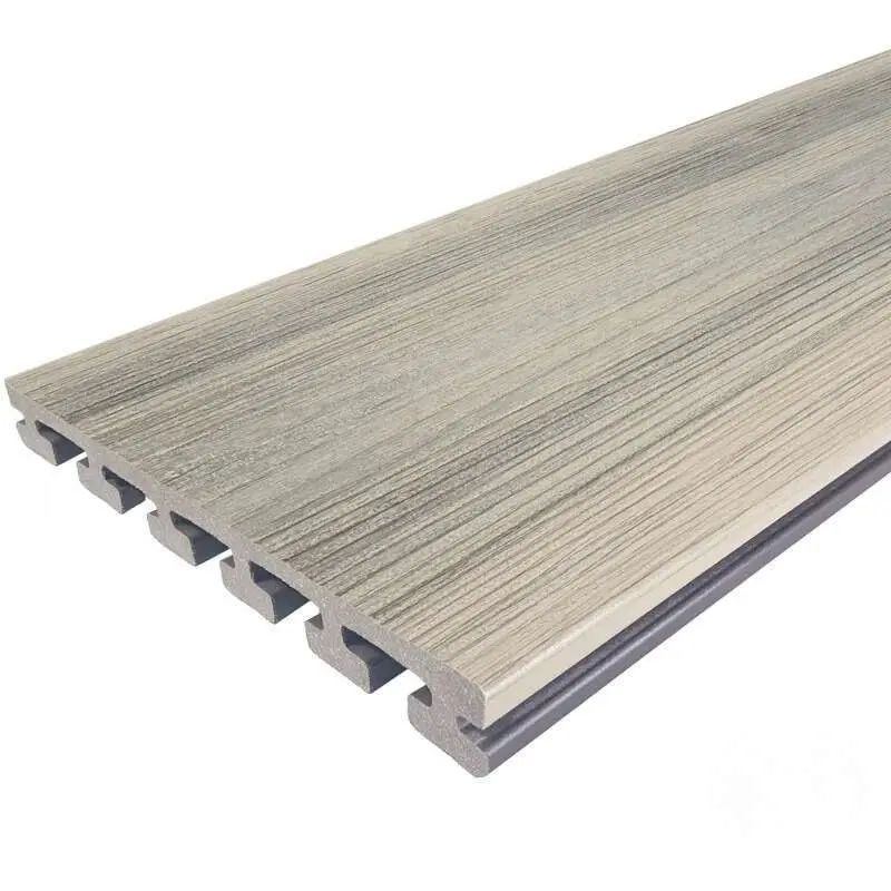 Beperkte Voorraad Vlonderplank composiet semi massief 2,5 x 21 cm Ibiza (grijs) vlak/schorsmotief (5 mtr)